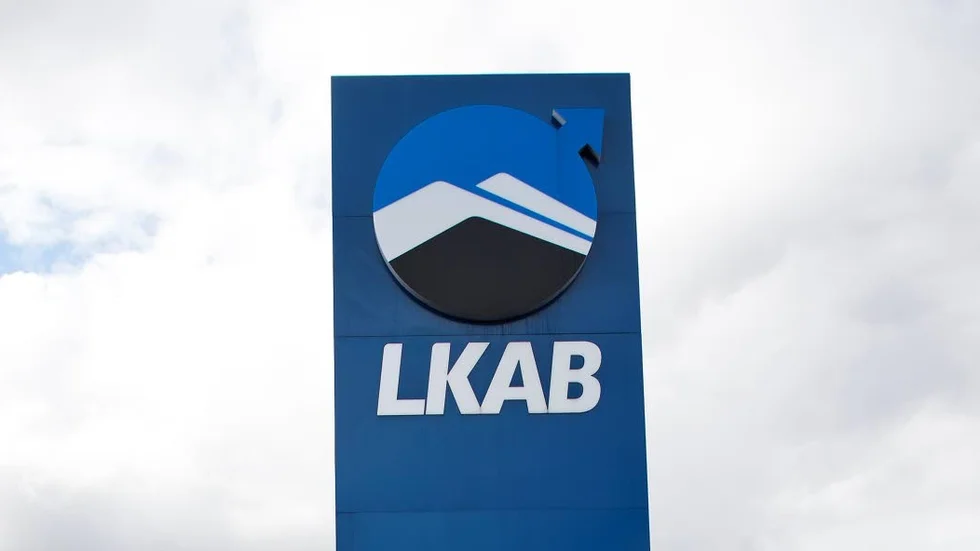 Ytterligare en skandal drabbar LKAB. Denna gång ska höga chefer samt annan personal ha provlastat för att kontrollera produktionen medan ordinarie personal blivit kallade till rastkuren för kafferast.