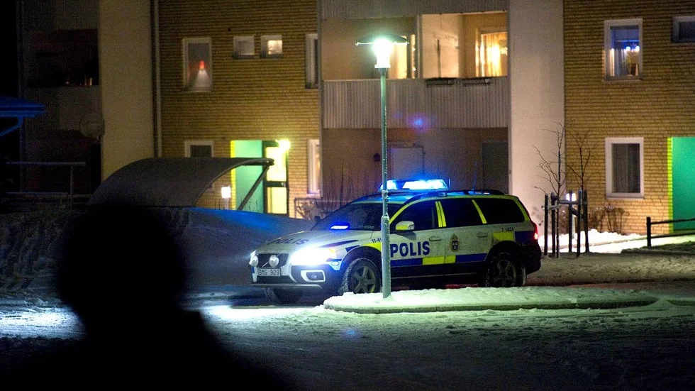 Dödskrasch. Den 36-årige mannen som nu jagas som internationellt efterlyst har tidigare suttit påverkad bakom ratten och kraschat vilket i förlängningen innebar att en person avled.