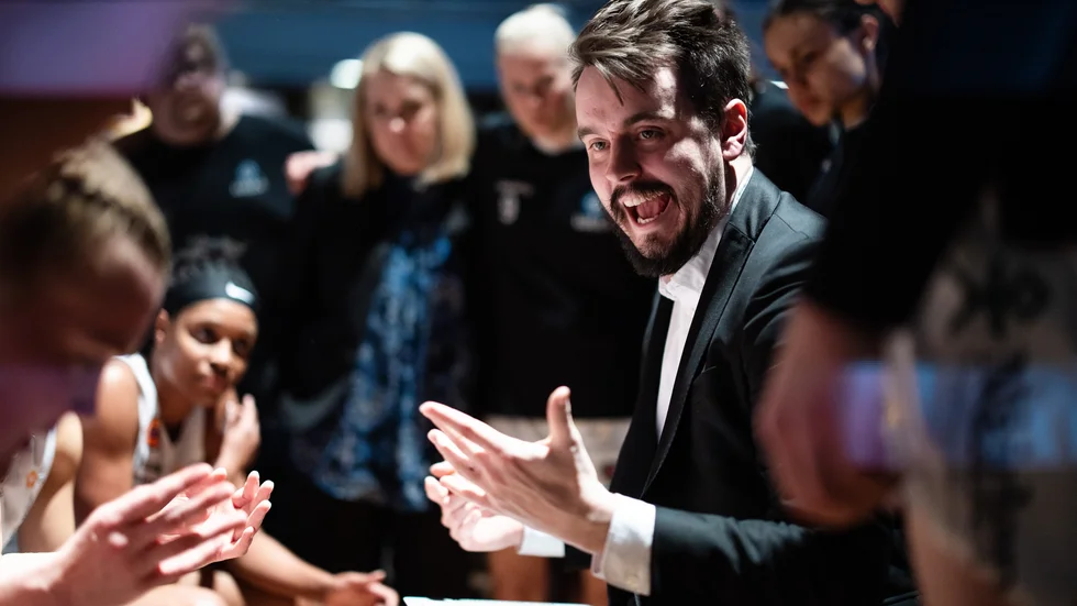 Robin Sandberg stannar i Luleå Basket i ytterligare två säsonger.