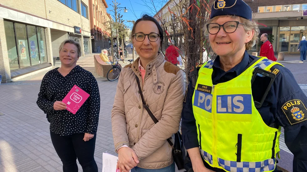 Anneli Hedberg, ordförande i folkhälsoutskottet, Karin Nordén, kommunstrateg och Pirjo Svegréus, områdespolis, informerade om riskerna med langning. 