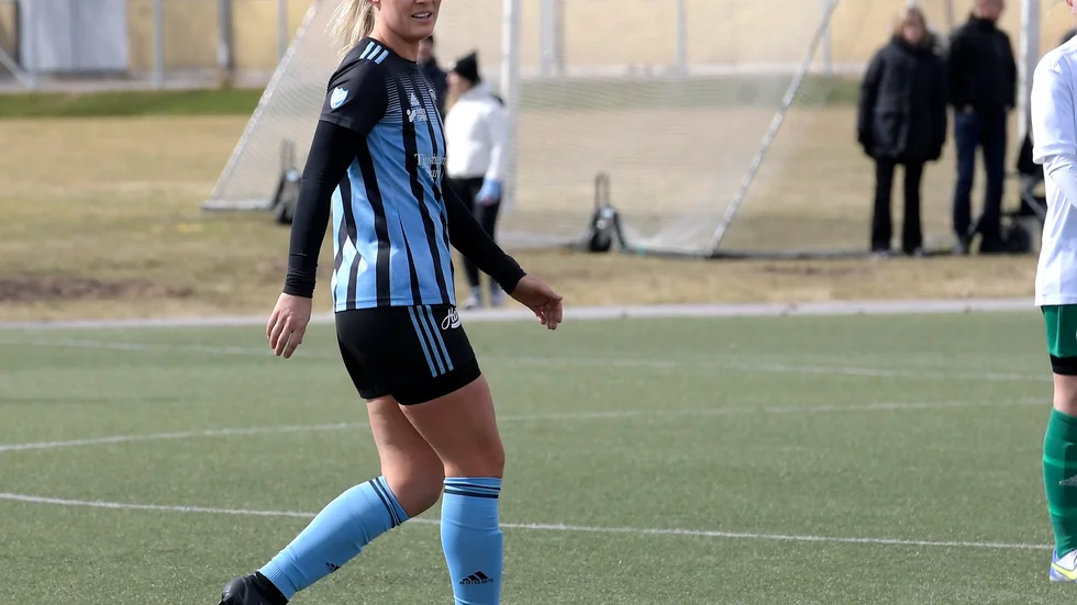 Vilma Winqvist blev tvåmålsskytt i Västerviks Damfotbolls senaste seriematch. Kan hon upprepa bedriften mot Tranås/Torpa på lördag?