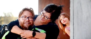 Frida och Kalle träffades på "pannkakan" – när hon precis ändrat från bara kvinnor till både kvinnor och män