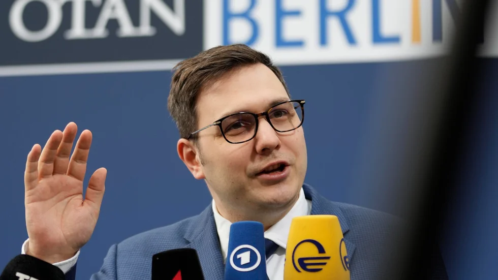 Tjeckiens utrikesminister Jan Lipavský anländer till arbetsmiddagen i Berlin.