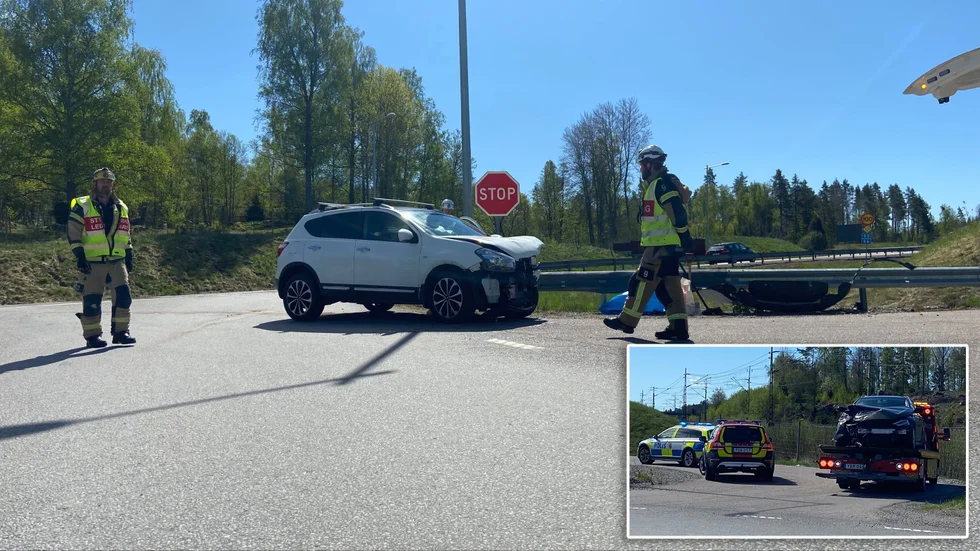Två bilar krockade på väg 55 under söndagsförmiddagen.