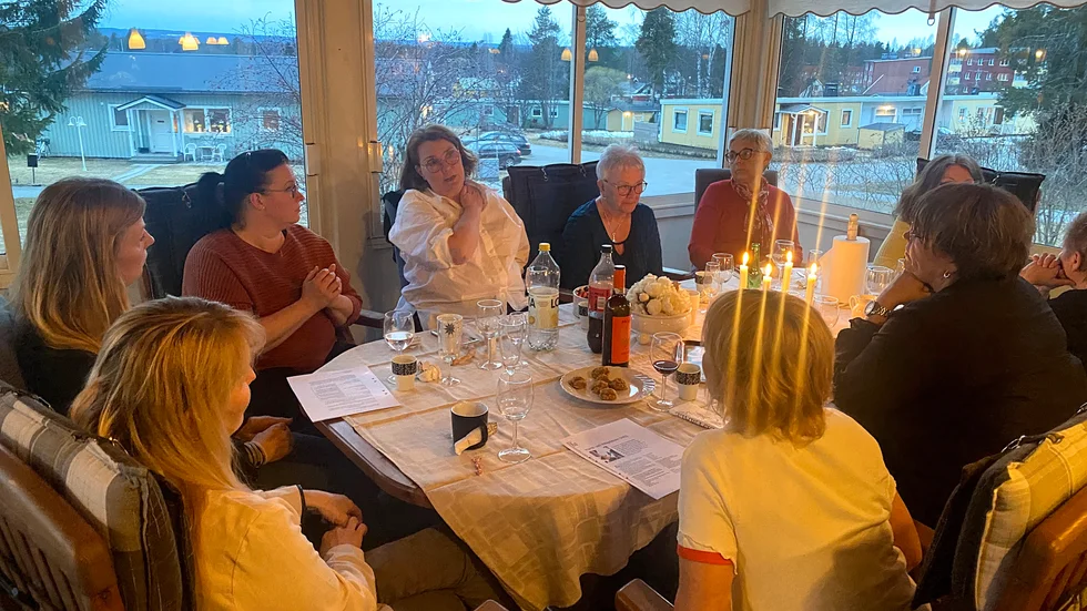 Piteås medicinska fotterapeuter kunde äntligen träffas fysiskt igen efter pandemin. Från vänster: Anneli Skoog, Jeanette Berggren, Nina Burström, Anita Sundman, Lena Lundgren, Rigmor Jonsson, Margareta Zetterlund, Lisette Brännholm, Anna Westerlund och Ylva Carlsson.