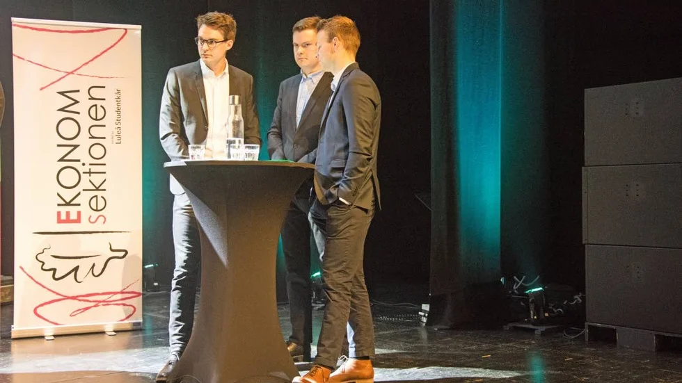 Kunde mest. Vinnarna i SM i ekonomi 2017. Studenter från Linköpings universitet, från vänster Rickard Björkman, Erik Almgren och Nils Schönning.