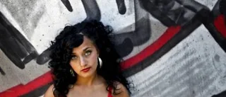 Jasmine Kara tar plats på Jazzklubben