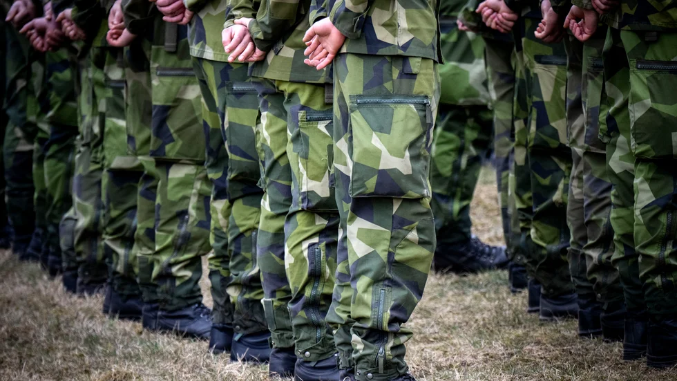 En soldat vid I19 i Boden beviljas ersättning för skador i benen. 

