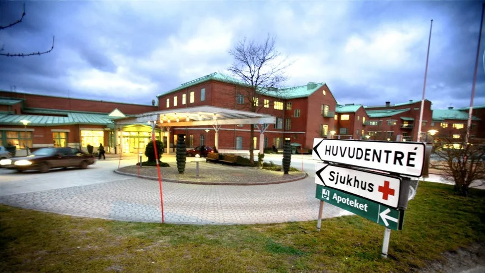 Patienterna ger Visby lasarett höga betyg när det gäller väntetiderna till specialistvården. Värre är det med väntan på akuten.