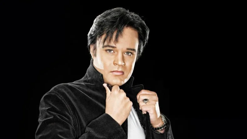 Henrik Åberg. Bjuder in till Elvisjul.