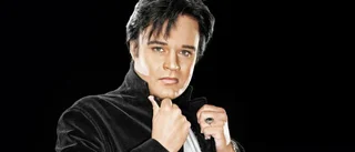 Henrik Åberg bjuder på musikalisk Elvisjul