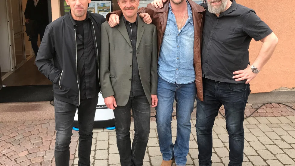 
Martin & the Midnight Men. Magnus Platzer (munspel och koskälla), Lars-Magnus Ejdeholm (bas), Martin Englund (gitarr och sång) och Paul Hodacs (trummor). 