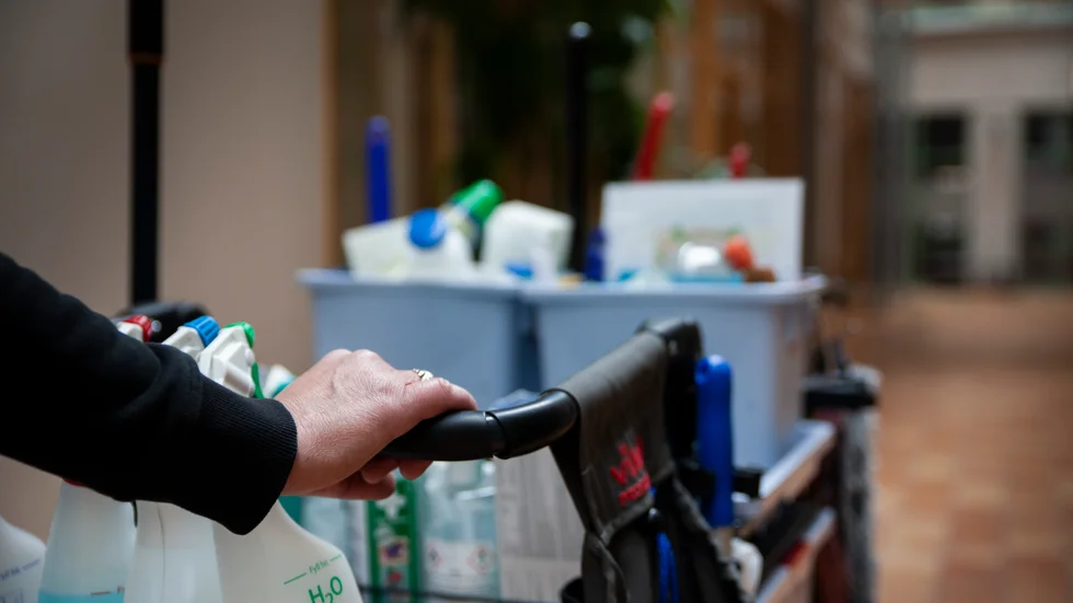 "Absolut, all inlärning och utbildning ska vara betald tid, det är inget snack om saken", säger Safet Silova som är ombudsman för Fastighetsanställdas förbund Region Öst.