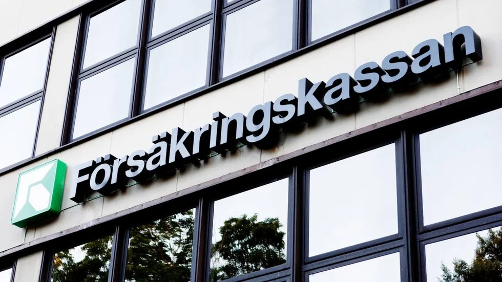 Försäkringskassan kräver kvinna på 164 343 kronor.