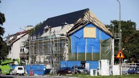 September 2009. Då upphävde länsstyrelsen bygglovet. Sedan dess har Ruthström & Larsson fortsatt bygga på huset på Visborgsgatan.arkivfoto: Rolf Jönsson