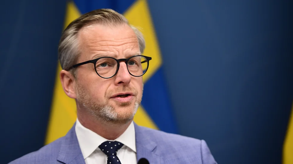 Finansminister Mikael Damberg och övriga ledande och kloka politiker bör vårda pensionssystemet bättre än vad som sker idag. 
