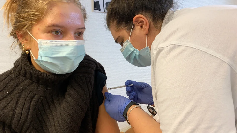 Livia Lindberg vaccinerar sig för att kunna göra sådant som restriktionerna förhindrar.