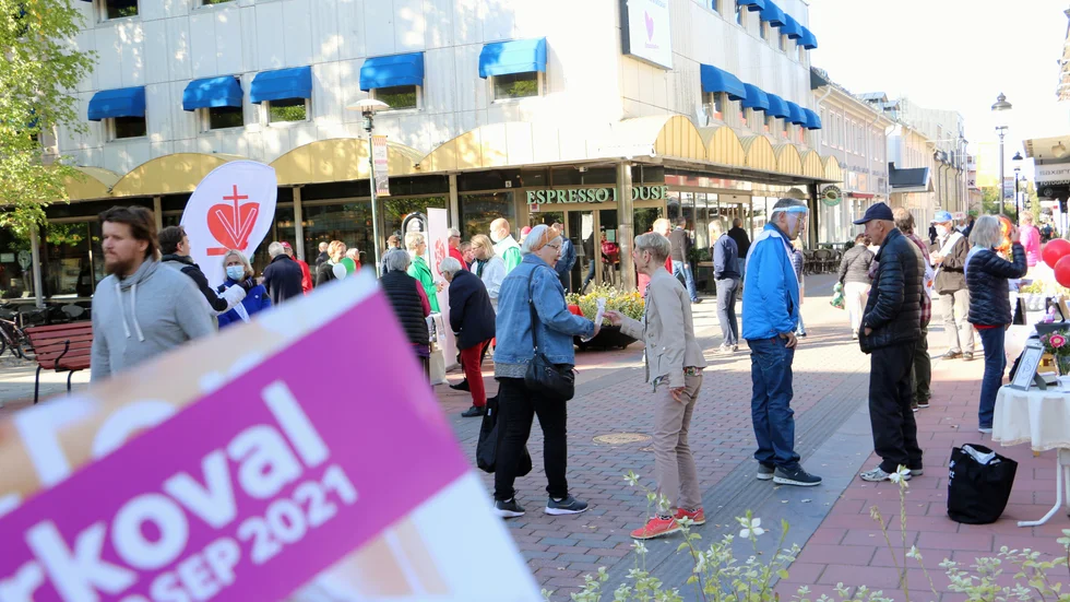 På lördagen samlades nomineringsgrupper på Byxtorget för att informera inför kyrkovalet nästa helg.