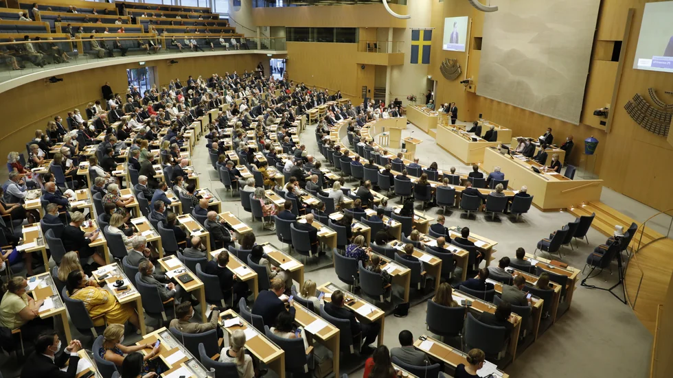 Riksdagen tillåter nu 349 ledamöter i kammaren och det finns heller ingen rekommendation om munskydd. Arkivbild.