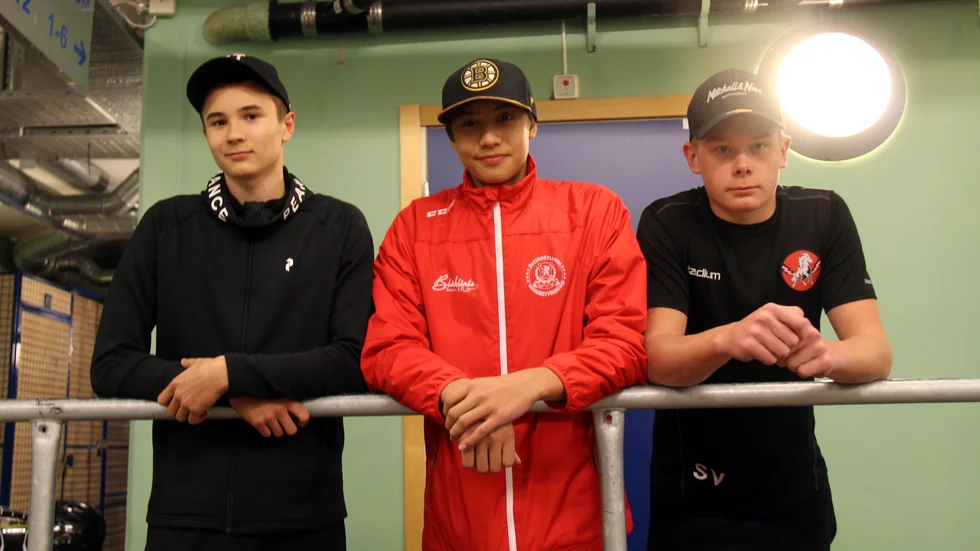 Elliot Olofsson, Anthony Larsson och Simon Valett är Vita Hästens representanter i pojkarnas TV-pucken.