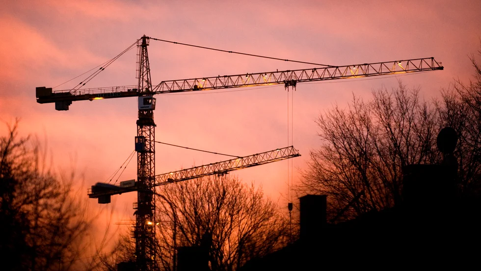 Bostadsområden och industrier byggs på bördiga jordbruksmarker – inte minst i Skåne. Arkivbild.