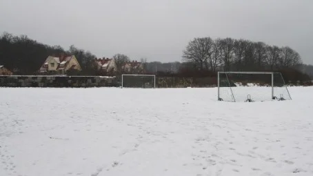 Sundby IP underhålls av kommunen endast genom kontinuerlig gräsklippning. Bilden togs i januari 2021.
