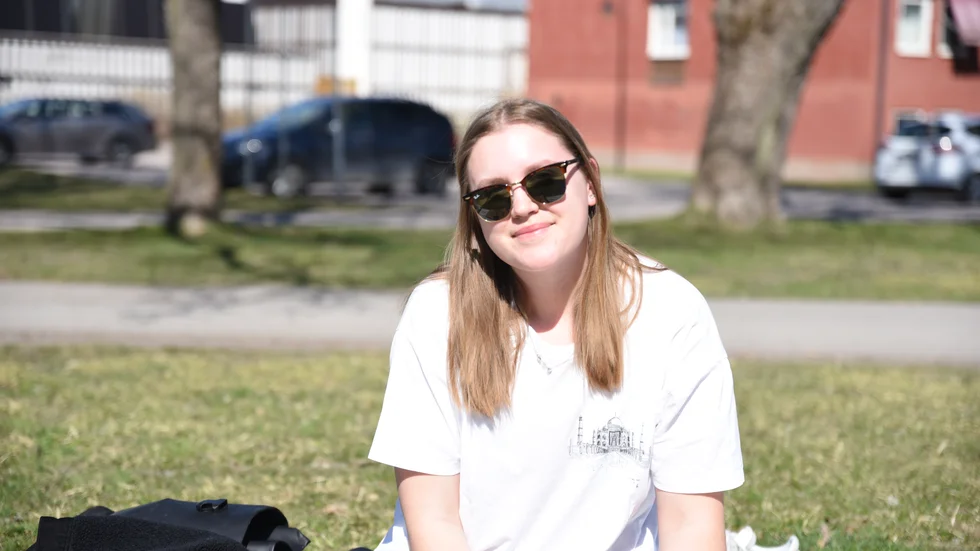 Malin Larsson kör en digital valborg istället.