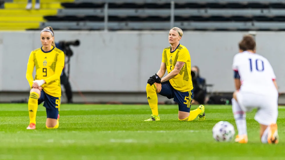 OS lottas för Kosovare Asllani och Nilla Fischer.