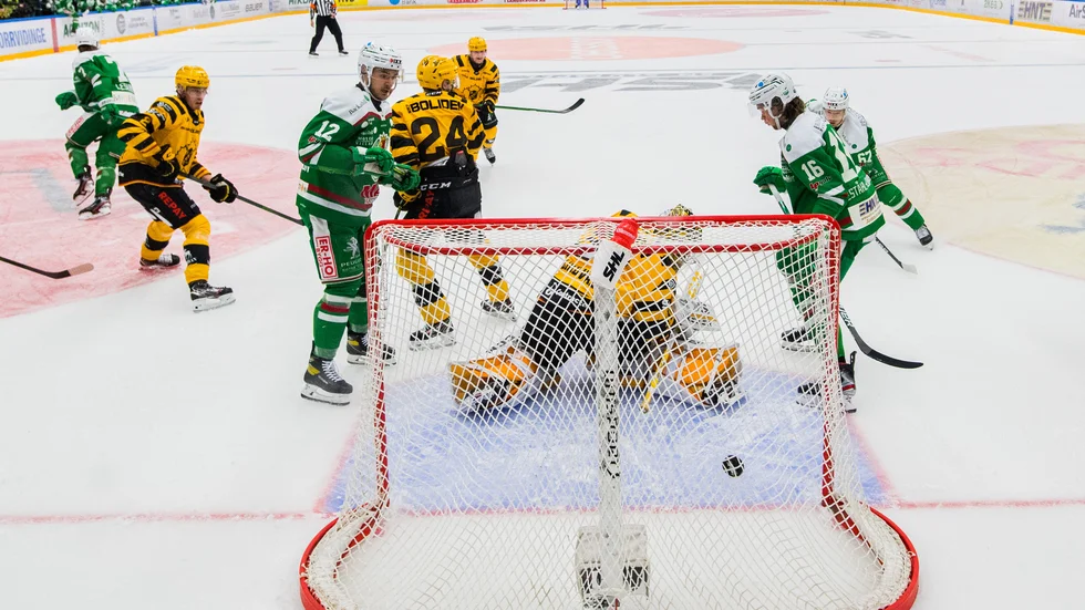 "Det gäller att vara med hela tiden för att ha chans att vinna i sådana här täta matcher", säger Melker Karlsson.