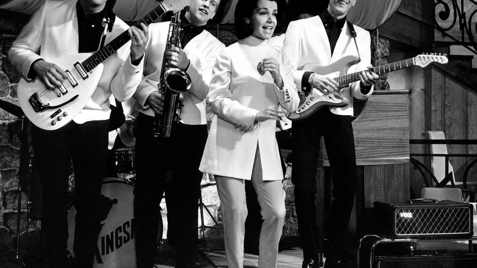 The Kingsmen, med Mike Mitchell längst till höger i bild när de spelade med skådespelaren Annette Funicello. Arkivbild.
