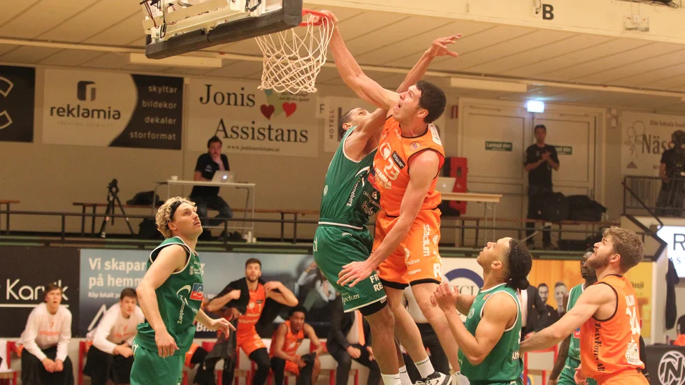 Nässjö och Norrköping bygger sina SBL-trupper.