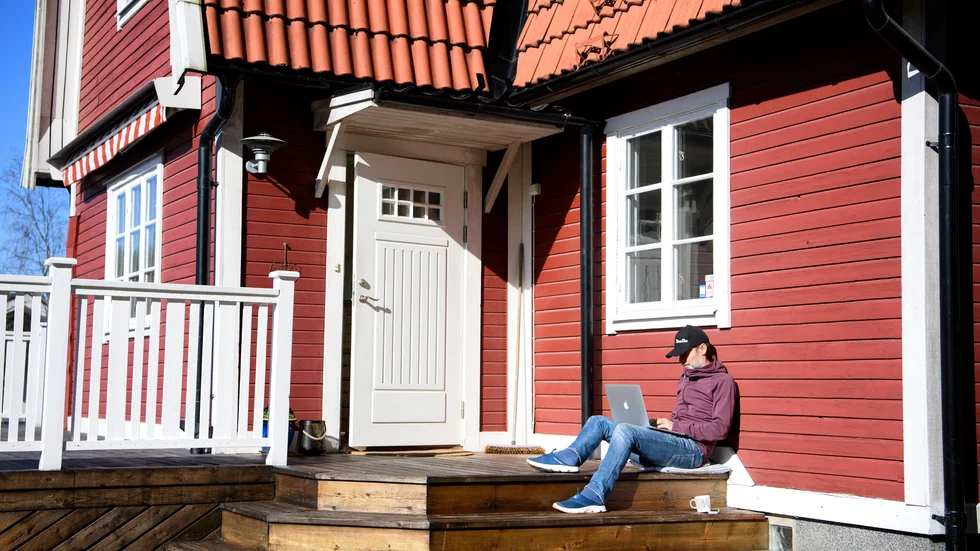 Fastighetsskatt är lätt att säga, men svårt att få till. Den som vill införa skatt på bostad, behöver också sänka skatten rejält på inkomst.