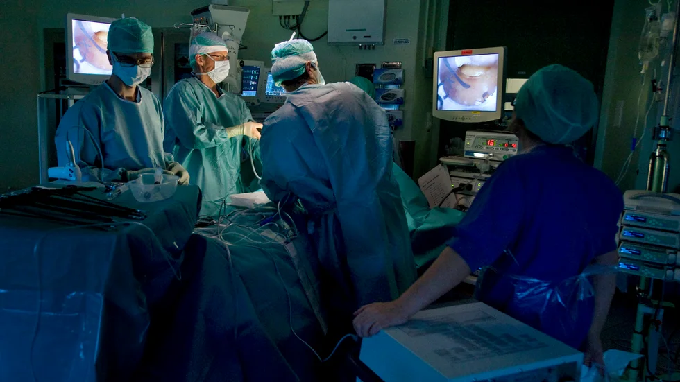 Om du har en förhöjd ärftlig cancerrisk kan du få hjälp med  förebyggande åtgärder, exempelvis en operation, skriver Barbro Sjölander, ordförande i Nätverket mot gynekologisk cancer.