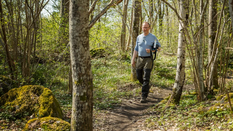 Håkan Qvarnström bor alldeles intill Vårdsätra skog. Närmare än så kan en naturfilmare knappast ha till sin "arbetsplats".