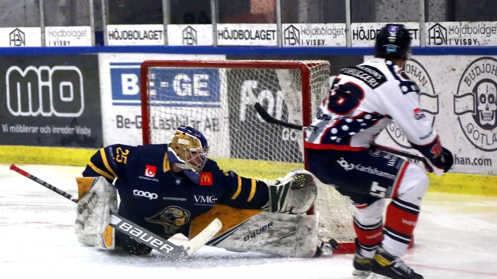 Filip Lindblad blir kvar i Visby Roma.