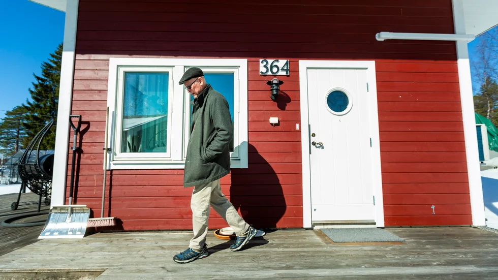 Stugägaren Thomas Lindholm minns chockbeskedet när Försvarsmaktens mätning visade att vattnet i hans brunn låg långt över det rekommenderade gränsvärdet för halten av PFAS. "Då var det många som var oroliga här. Numera anser jag att försvaret har gjor rätt för sig."