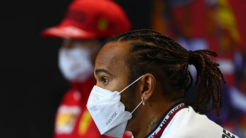 Formel 1-världsmästaren Lewis Hamilton på en presskonferens inför helgens lopp i Portugal.