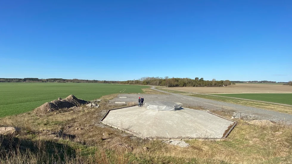 De stora betongfundamenten kan bli kvar även om vindkraftsparken aldrig byggs.