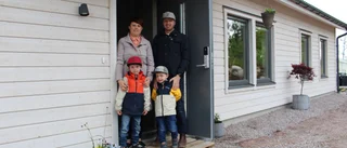 Lämnade Stockholm – byggde hus i Västervik: "Jätteläskigt beslut" • Parets tips till andra