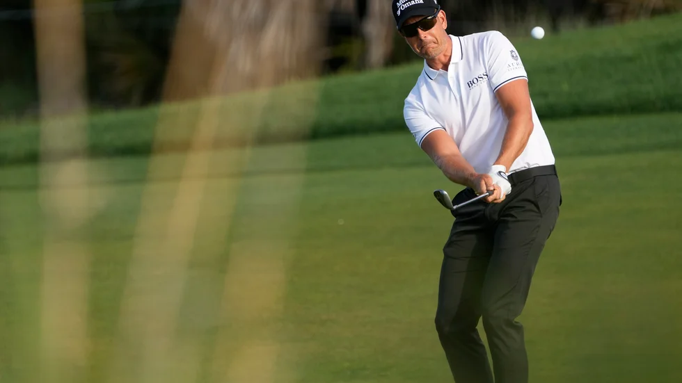 Henrik Stenson har det tungt under den andra rundan i PGA-mästerskapen.