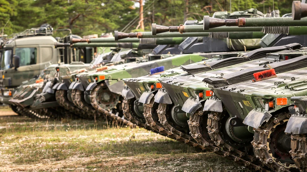 Försvaret kommer att få mer pengar, men frågan är hur satsningen kommer att finansieras.
