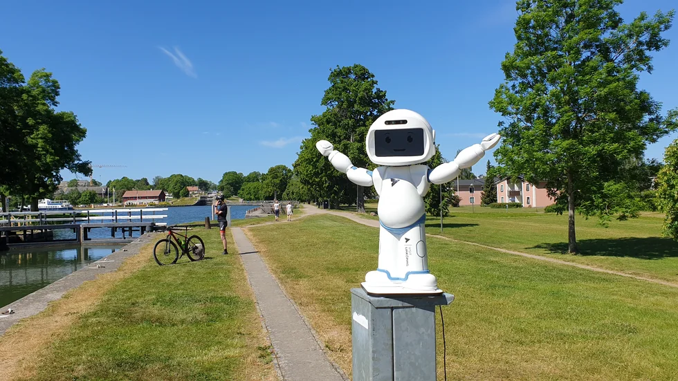 Visit Linköping arrangerade en tävling på Instagram för att få hjälp att namnge roboten. Namnet blev Folke Filboten. 