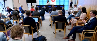 Som om vi inte har nog av kriser nu bjuder V nu upp till en möjlig regeringskris.