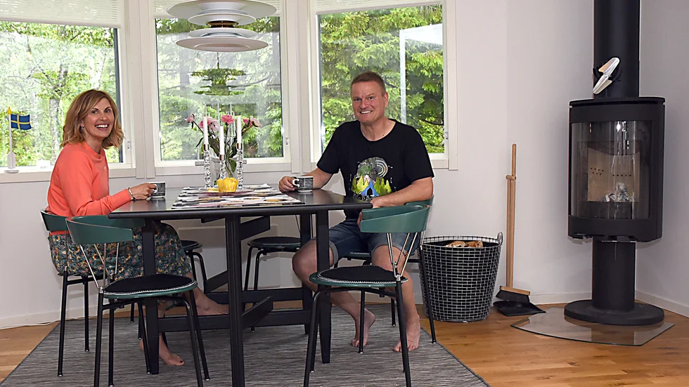 Distansparet AnnaMaria och Tomas köpte en stuga tillsammans.