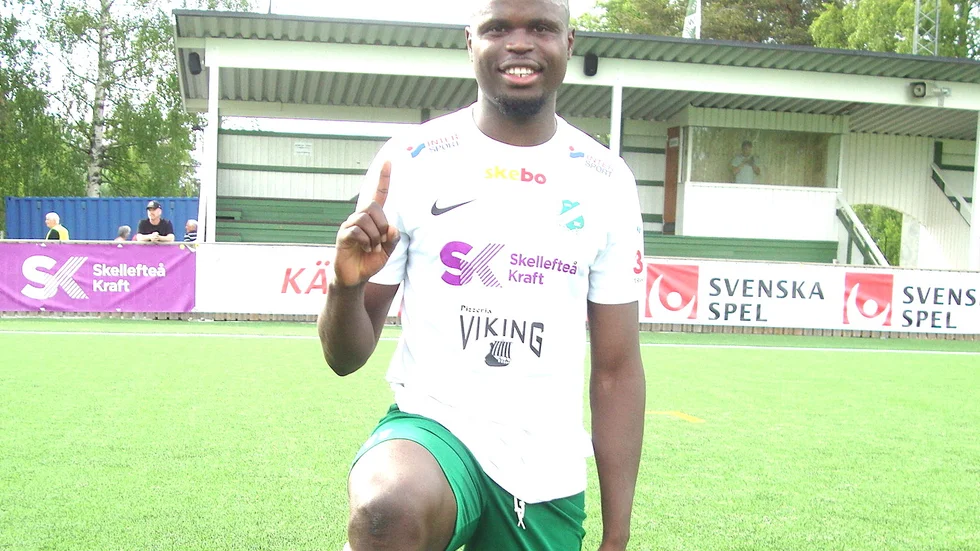 Oumar Traore gjorde ett hattrick för Morön.
