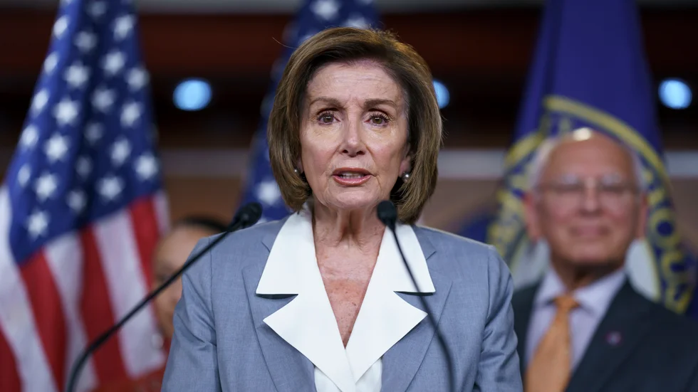 Representanthusets talman, demokraten Nancy Pelosi, väntas bli den som utser kommissionens ordförande samt de 13 ledamöterna.