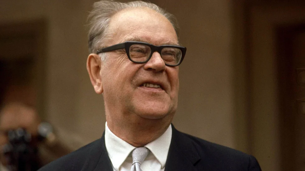 Dåvarande statsministern Tage Erlander hamnade i ett bostadspolitiskt dilemma med påföljande väljarflykt 1966. Det är avstampet i Lennart Weiss artikel om dagens bostadspolitik. 