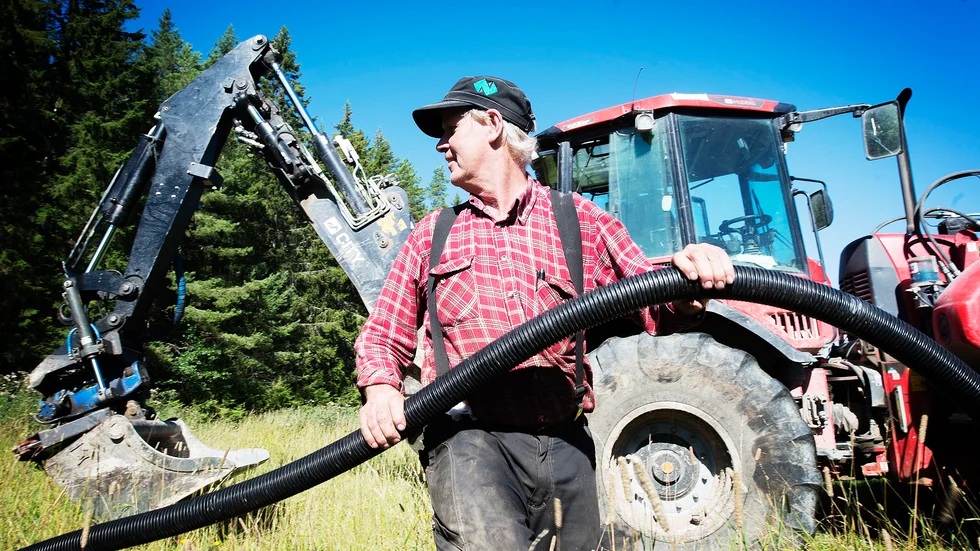 Lantbrukaren Kjell Johansson från Jönåker är intresserad av att producera biogas som SSAB behöver till sin omställning.