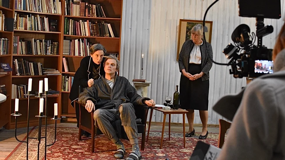 Inga Onn, David Sigfridsson och Ingbritt Swanö Wiklander filmar en scen ur Vintersaga.