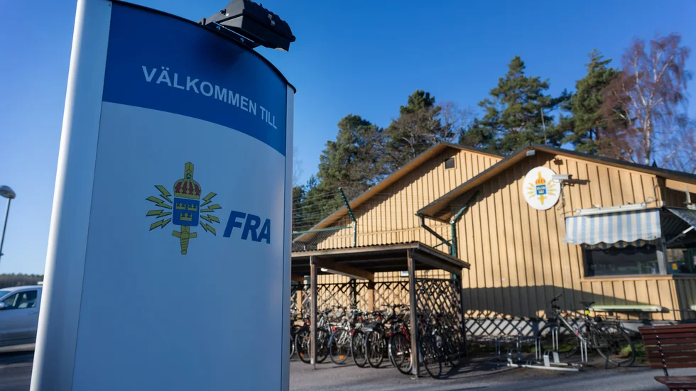 Skolungdomar lär sig it-säkerhet genom hackning i FRA.s lokaler på Lovön i västra Stockholm. Arkivbild.